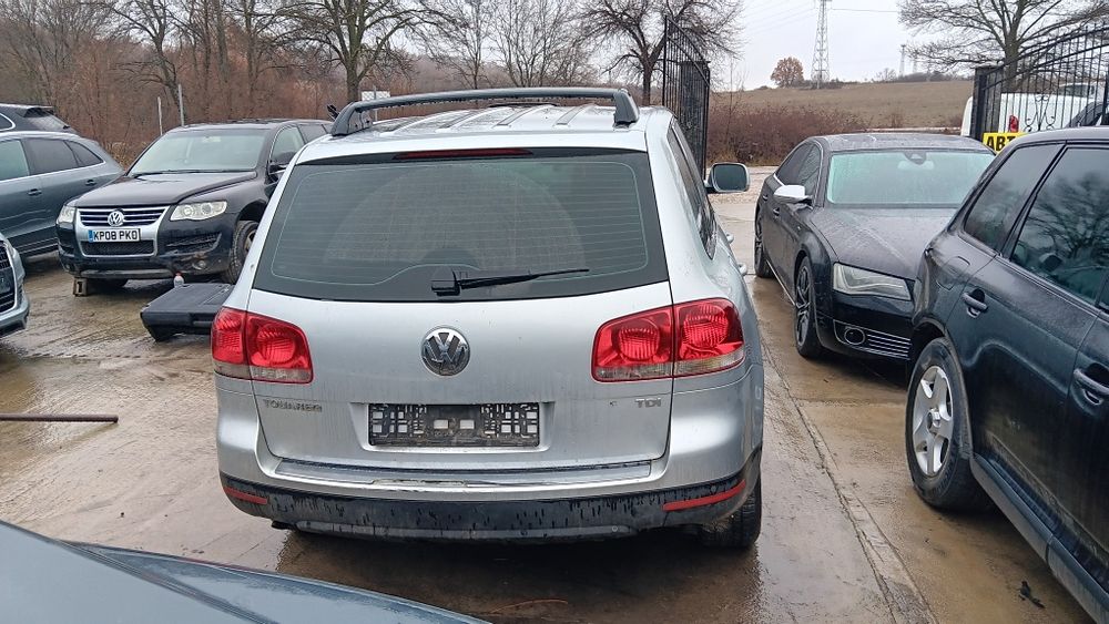 VW Touareg 2.5 R5 ,174 к.с. , ръчка ,60 броя на части