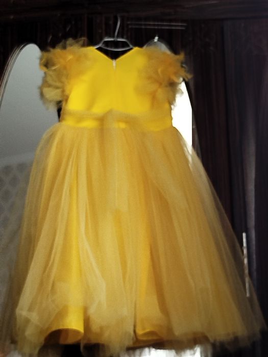 Продаю бальную платье для девочки