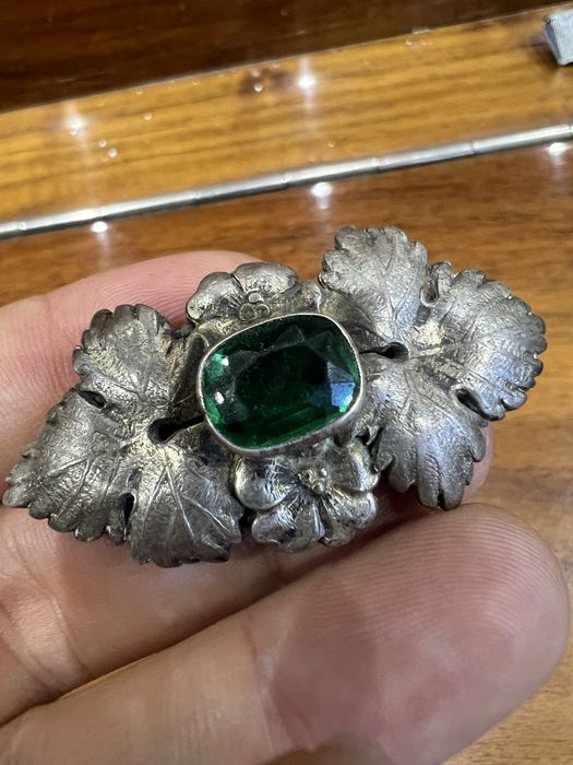 Брошки старинные .