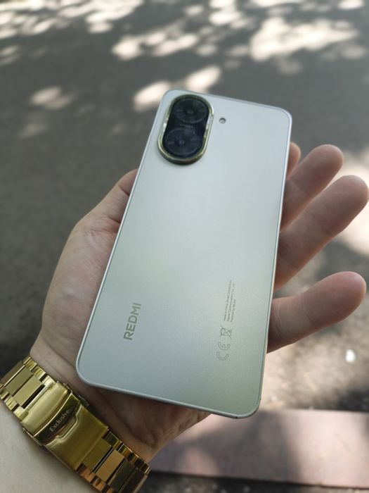 Продам новый Redmi A5 золотистый