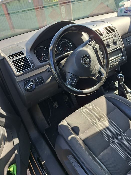 VOLKSWAGEN Touran 2012 — imagine 2