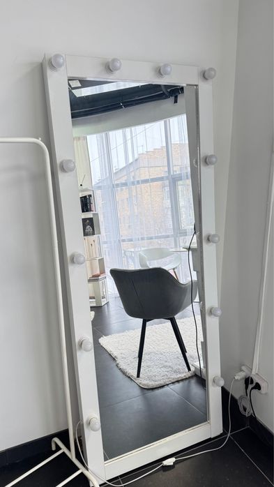 Продам зеркало в отличном состоянии