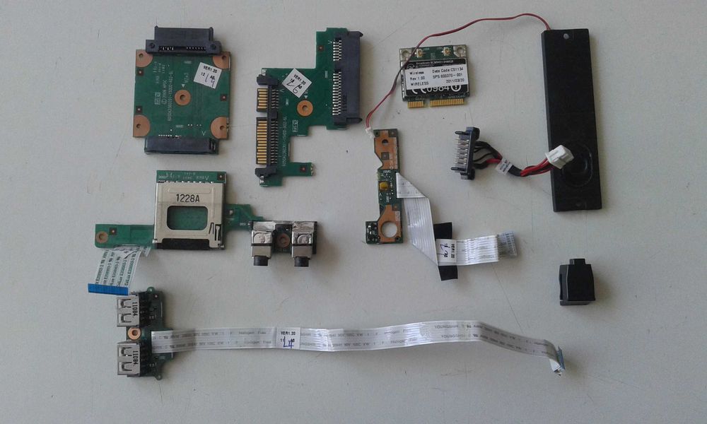 Работещ HP Compaq 625/620 на части