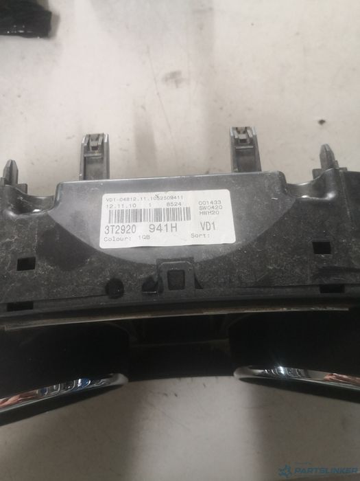 Ceasuri Bord Skoda Superb (3T4) [ 2008 - 2015 ] Oem 3T2920941H