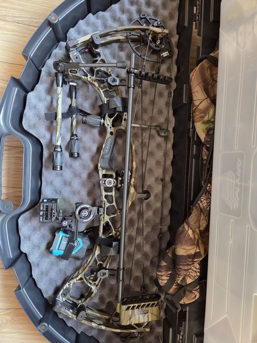 Hoyt AX 2 29,25"-30"@80#