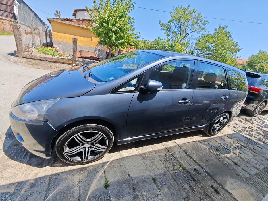 Mitsubishi Grandis 2.4 MIVEC 2007 ГАЗ 7 места
