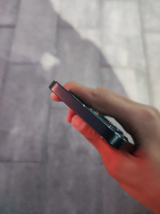 Продам айфон 13 iPhone 13