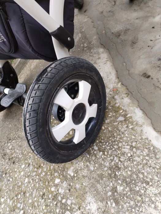 Бебешка количка с два коша