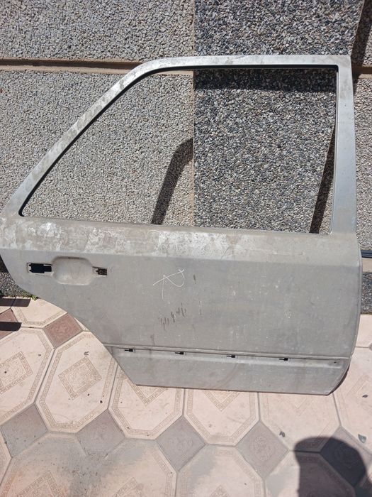 Мерседес w 124 дверь