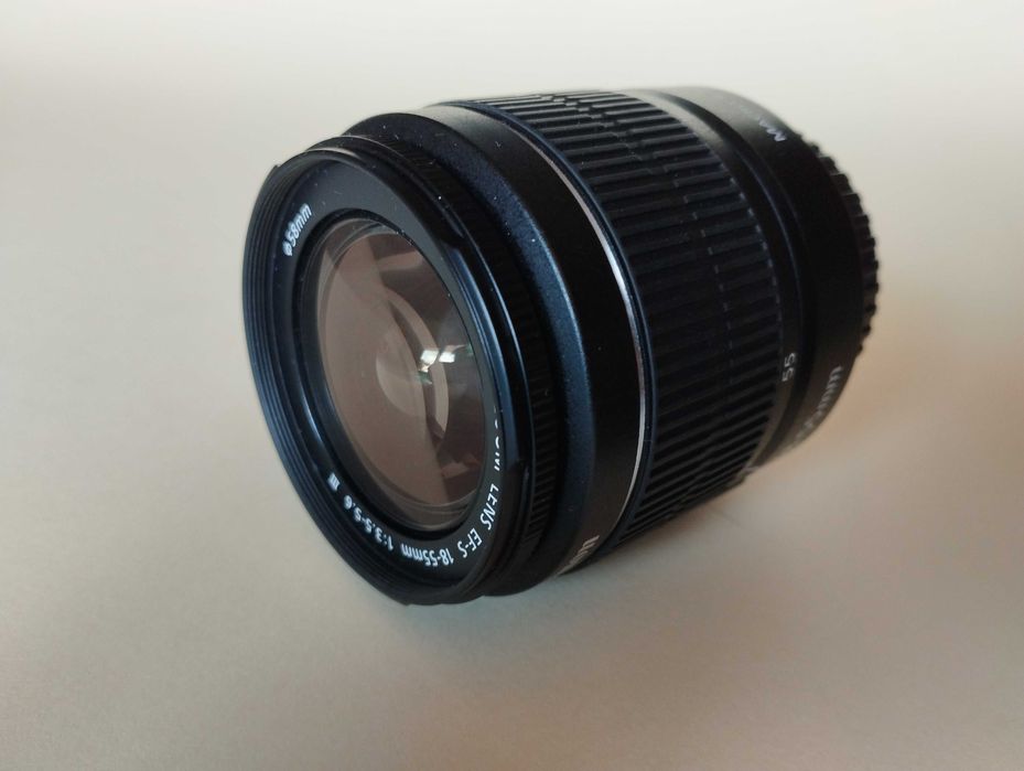 Canon EOS 1300d на около 700 кадъра.