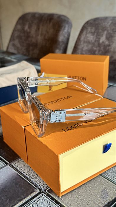 Louis Vuitton 1.1 Millionaires – Transparent