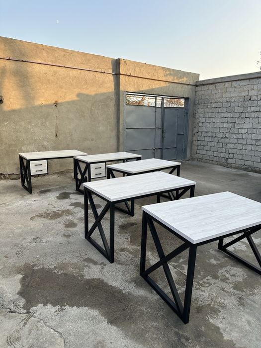 Стол в стиле лофт