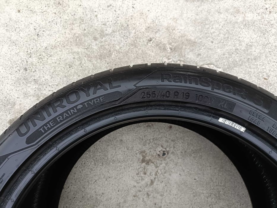O anvelopa vara 255 40 19 uniroyal rainsport 5 cu 7,8 mm dot 2023