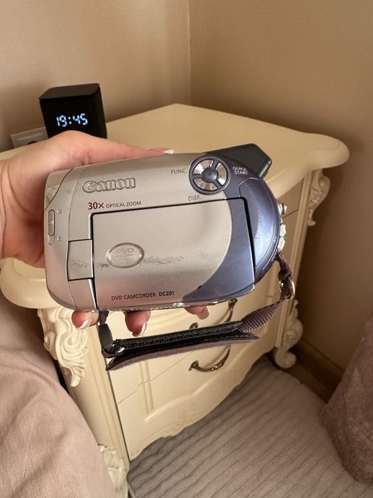 Видеокамера canon DC201