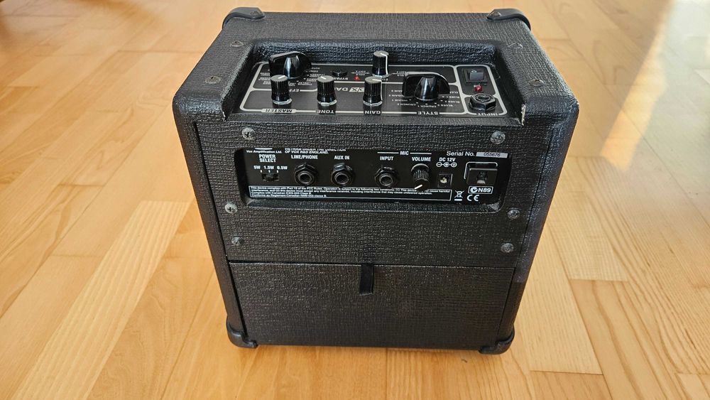 Усилвател VOX DA5 за китара и микрофон