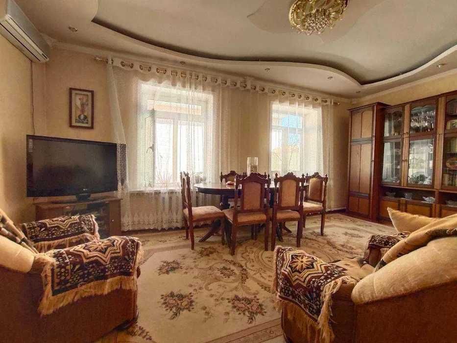 Дом 3 комнаты 90м2  с вьездом 4.35 соток земли и крытый гараж