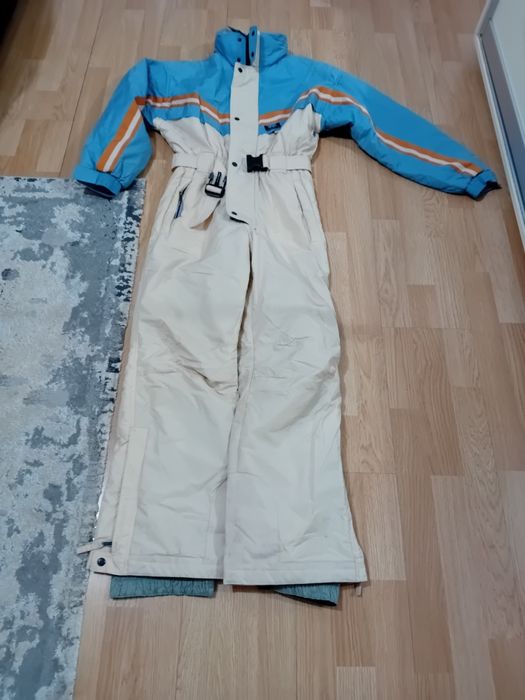 Vand combinezon  14 ani dechatlon