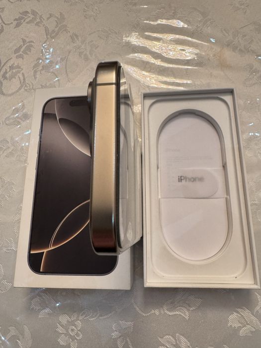 iPhone 16 Pro 256GB Natural Titanium