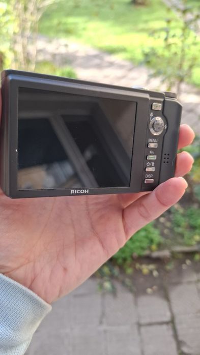 Компактен дигитален фотоапарат Ricoh R10 – 10MP, 7.1x оптичен зум, раб