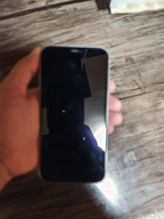 Iphone 11 edial xolatda