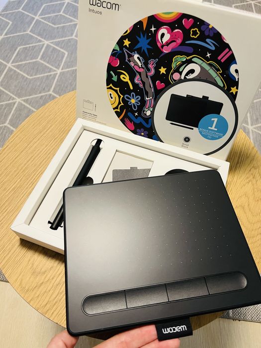 Графичен таблет Wacom Intuos CTL-4100 + писалка – като нов