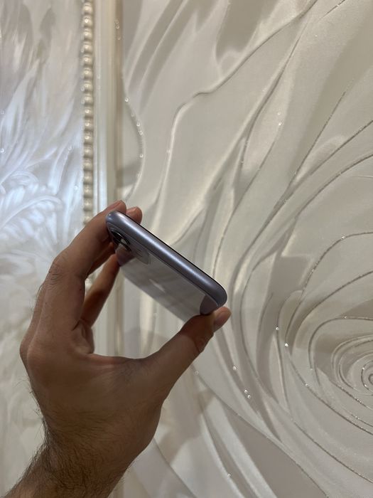 Продам IPhone 11 128gb