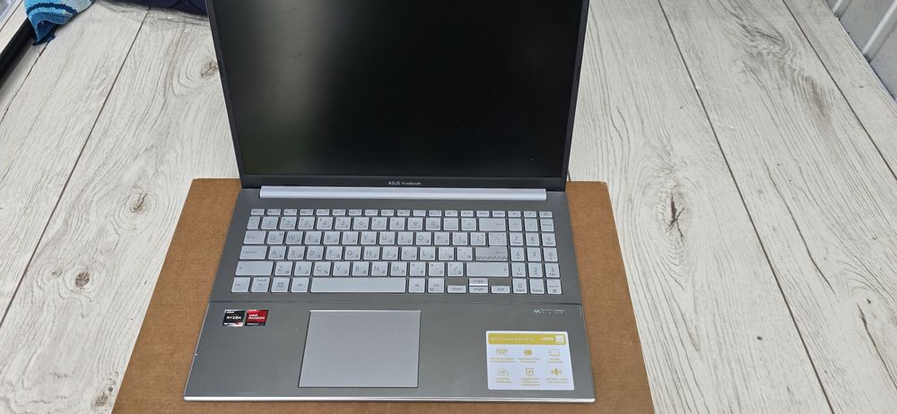 лабтоп  VivoBook