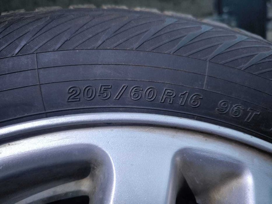 Продам шины с дисками Yokohama