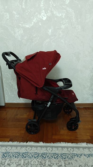 Продам коляску joie