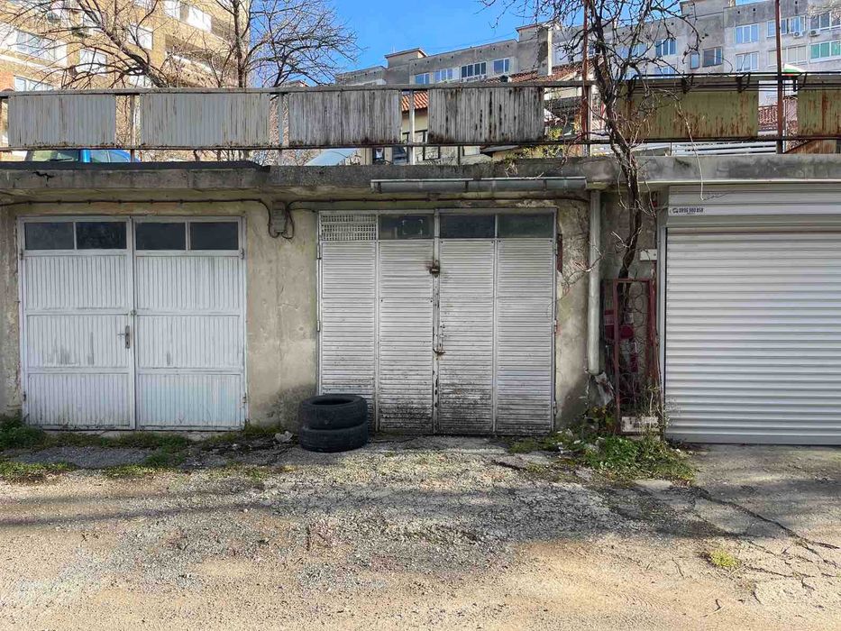 Двустаен апартамент в кв. Голо Бърдо