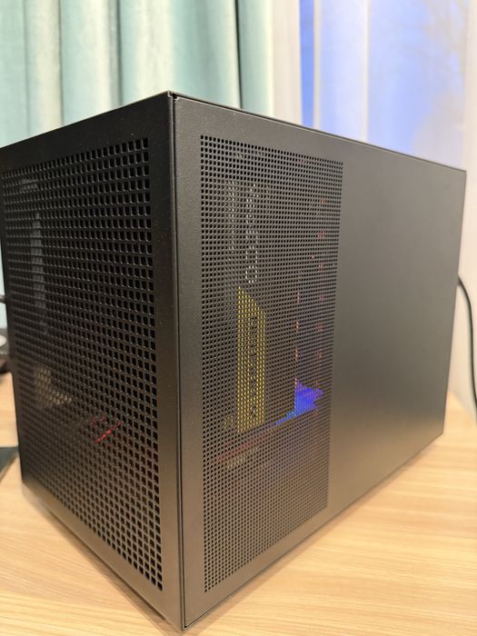 PC Gaming ITX compact și puternic - Ryzen 7, RX 5700 DD, 16GB, 1TB ssd
