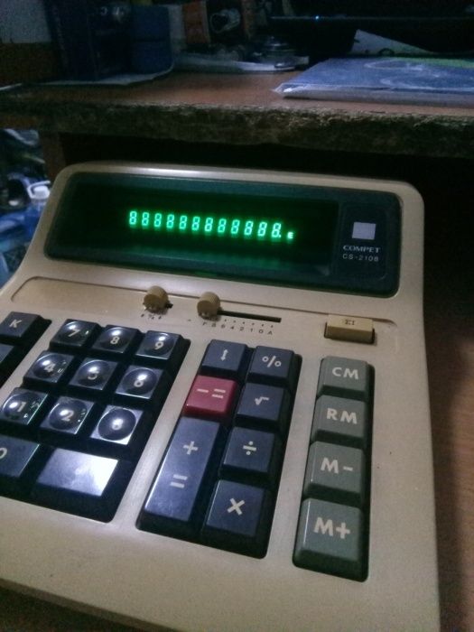 Продам калькулятор SHARP