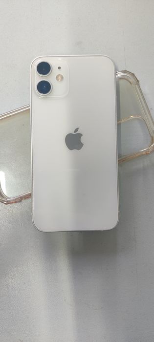 Продам Айфон 12 mini.