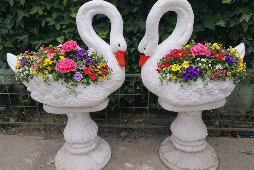 Ghivece  și jardiniere din beton ,rezistente pentru grădina /curte