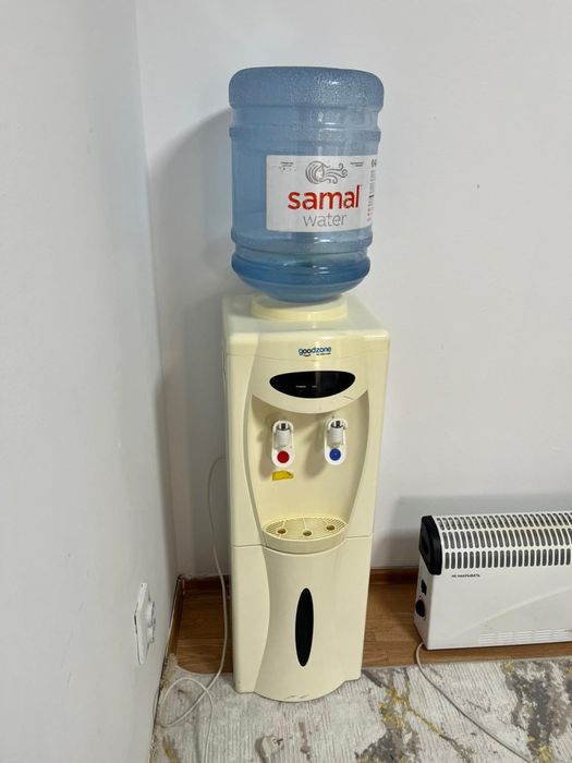 Продам диспенсер для воды