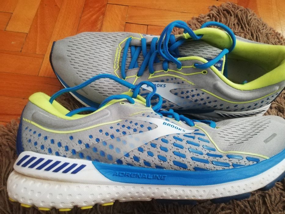 Оригинални  Brooks Adrenaline GTS 21 номер 44. 5