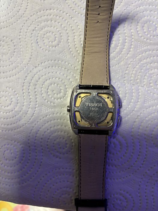 Продам часы тиссот в отличном состоянии