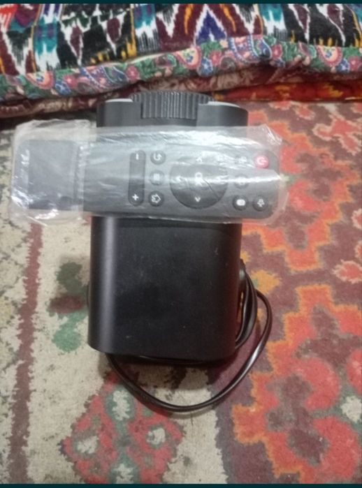 HY320 Mini Projector