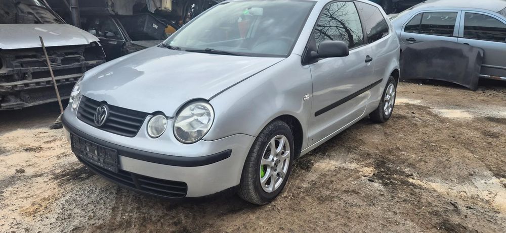 Piese auto Vw Polo 9N 9N1 2003 1.2 benzina in 2 usi