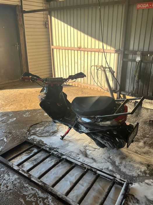 Продам скутер м8 про