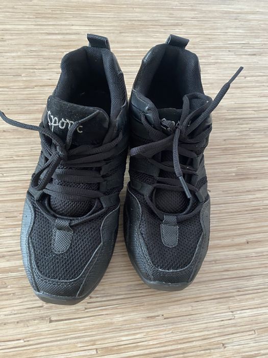 Отдам крассовки для танцев