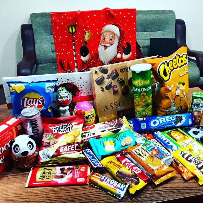 Yangi yil sovg'alari,qorbobo va qor qiz xizmati