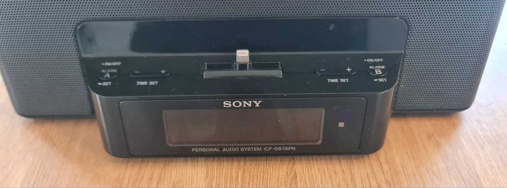 Radio Sony cu ceas deşteptător, Dock Con- iPod iPhone Lightning Negru
