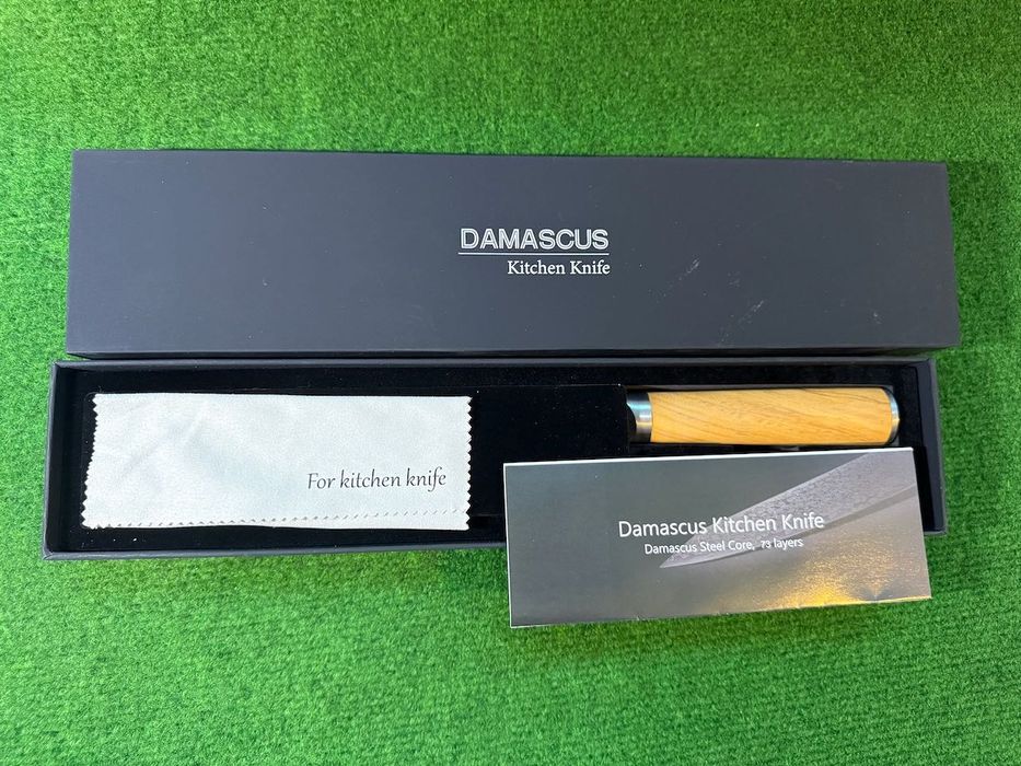 Нож Кухненски  Японска Дамаскова стомана 73 слоя, VG-10 сърцевина