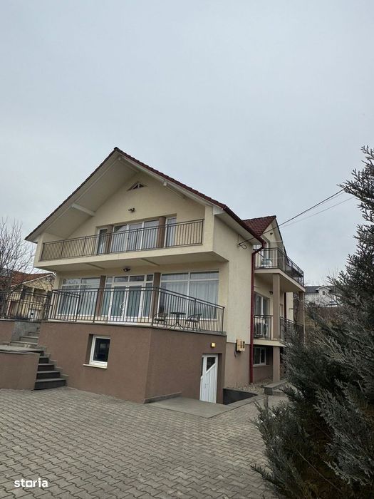 Casă spațioasă S+P+M, 400 mp utili, situată în Sigmir
