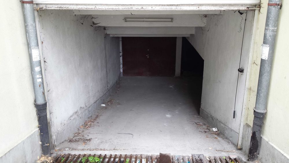 Дава се под наем Гараж / Паркомясто в София, Лозенец - 20 кв.м за 100 € - Снимка #2