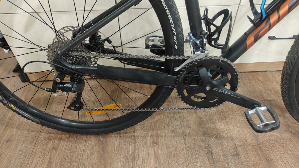 Продам велосипед Giant Revolt 2