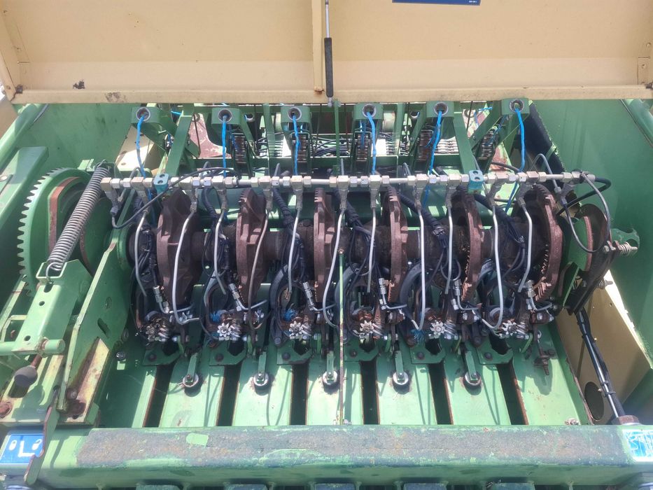 Продавам балировачка Krone BigPack 1290 XC