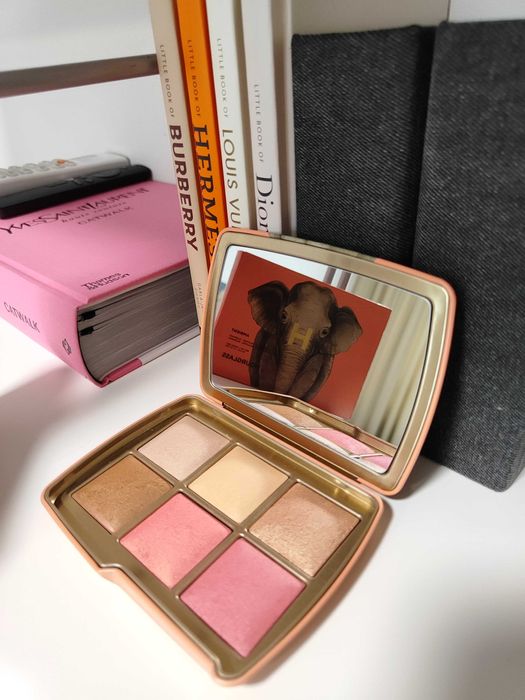 Hourglass палетка слон / Ambient Elephant