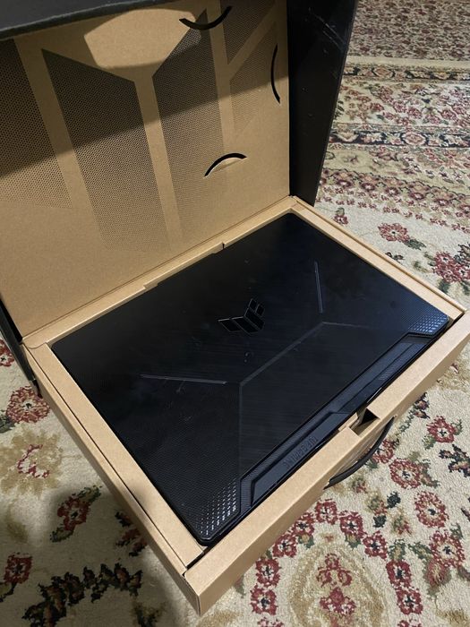 Ноутбук asus состояние идеальное!